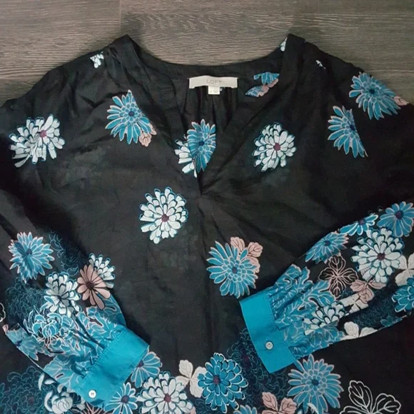 LOFT Blue floral blouse - Picture 2 of 5